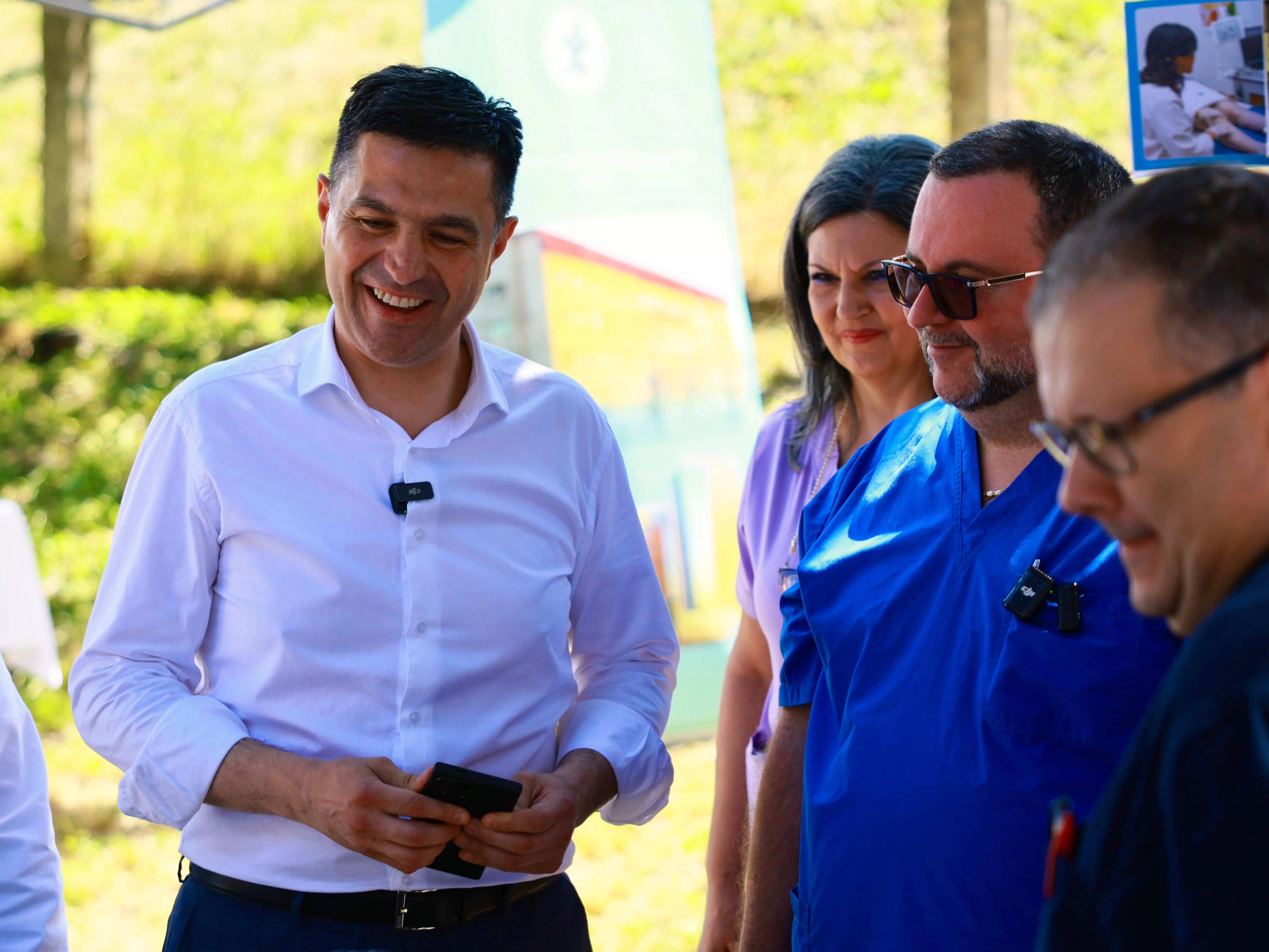 3 3