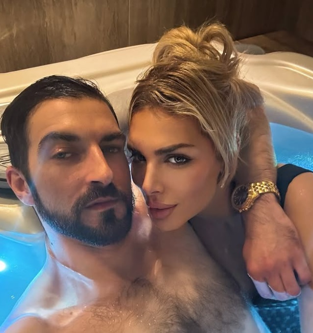 Ava Karabatić sa verenikom Ava Karabatić sa verenikom