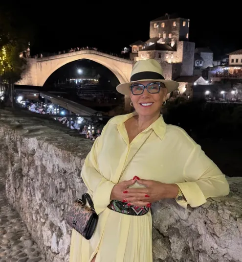 Lepa Brena 