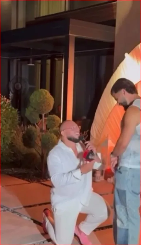 Tin Mlivić sa dečkom Tin Mlivić sa dečkom