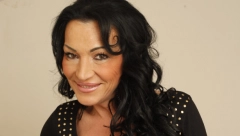 NA NASTUPU IZBEGLA HITAC U GLAVU! Goca Božinovska: Metak je proleteo pored mene, a čovek pao kao pokošen dok sam pevala!