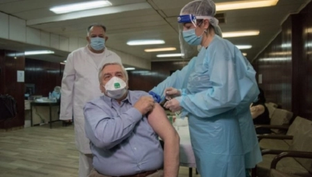 BIĆE TREĆE DOZE Doktor Tiodorović najavio šta čeka Srbiju