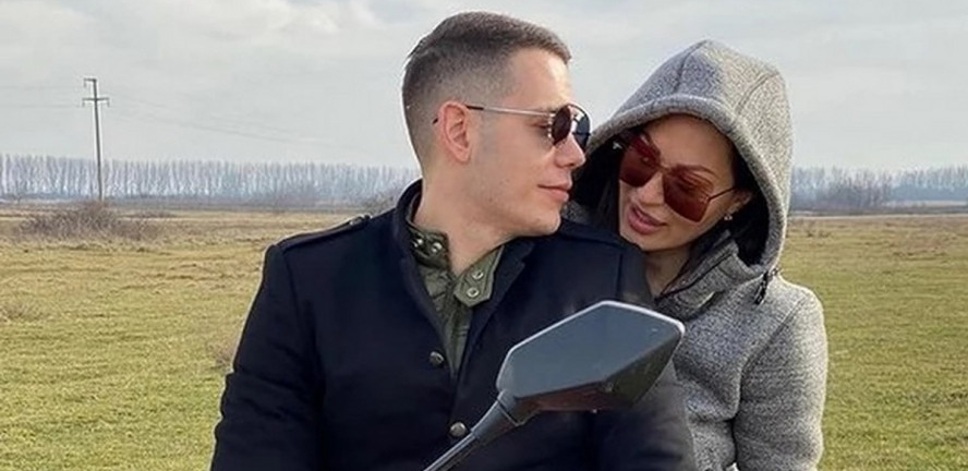 SNIMAK IZ SOBE CECE I BOGDANA ŠOKIRAO SVE Kamin, vatrica i romantični film! Pevačica u zanosu (VIDEO)