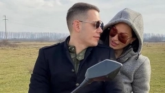 SNIMAK IZ SOBE CECE I BOGDANA ŠOKIRAO SVE Kamin, vatrica i romantični film! Pevačica u zanosu (VIDEO)