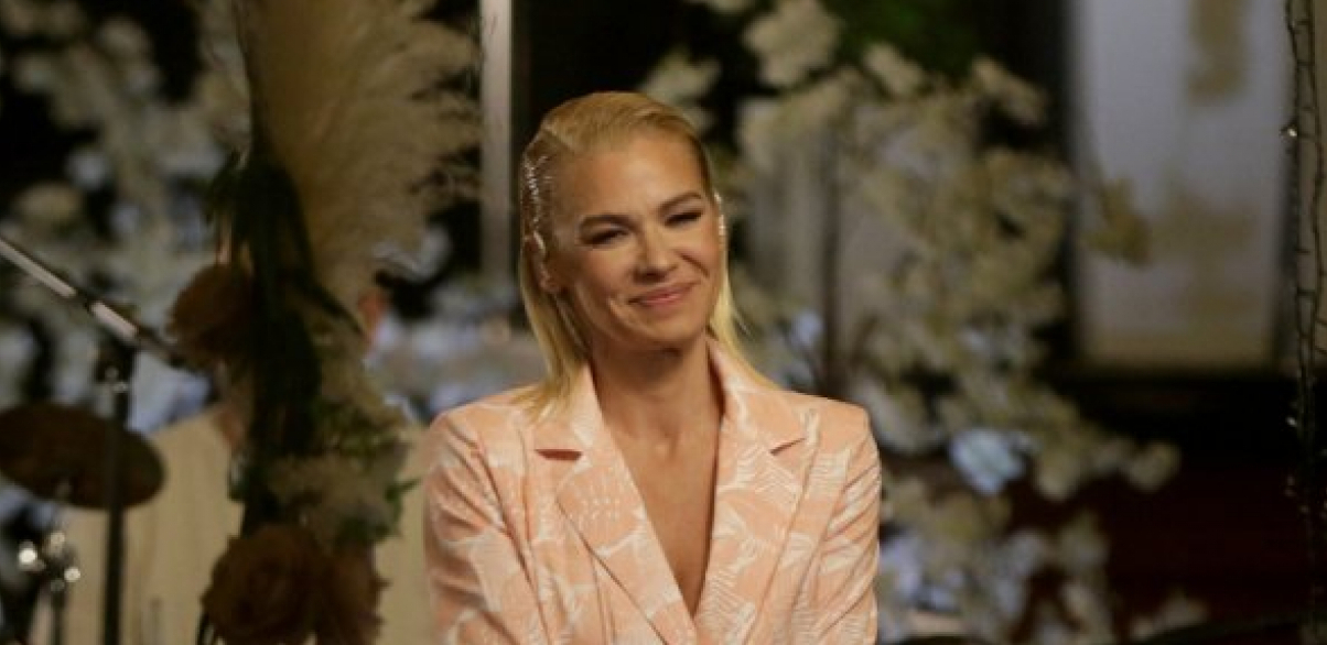 Nataša Bekvalac "probila led" , pa nastupom, ali i izgledom oduvala publiku: Pre podne svetica, uveče grešnica!