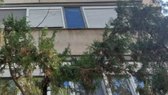UŽAS NA VIDIKOVCU Bombardovanje izmetom sa prozora, gađaju se fekalijama!