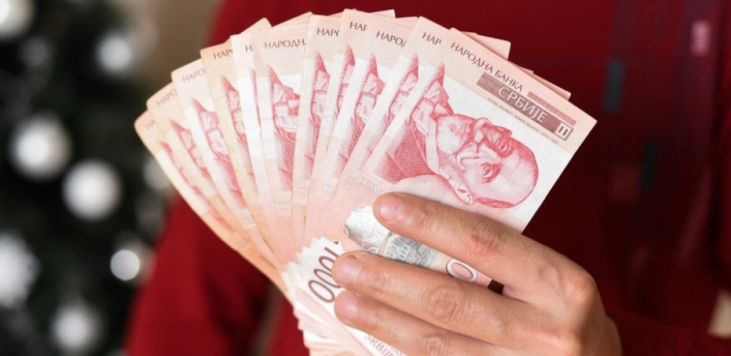 NOVO POVEĆANJE PLATA U JAVNOM SEKTORU Novac stiže u novembru za pojedine grupe, a evo koliko će dobiti penzioneri