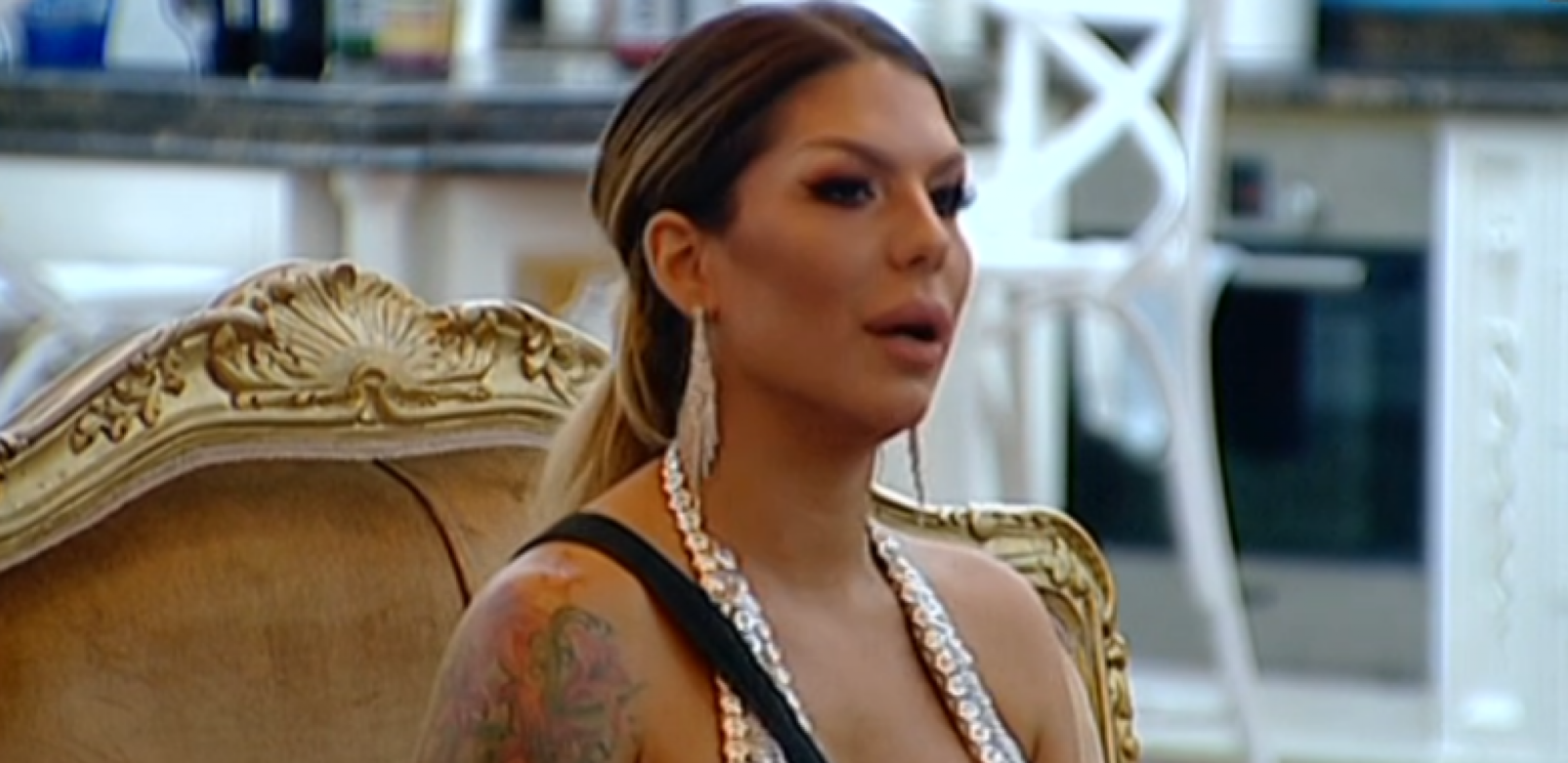 PRVOM KLASOM DO ĆELIJE 12 Uhapšena rijaliti učesnica iznela šok detalje o prostituciji: Pored mene su zakazivale tezge