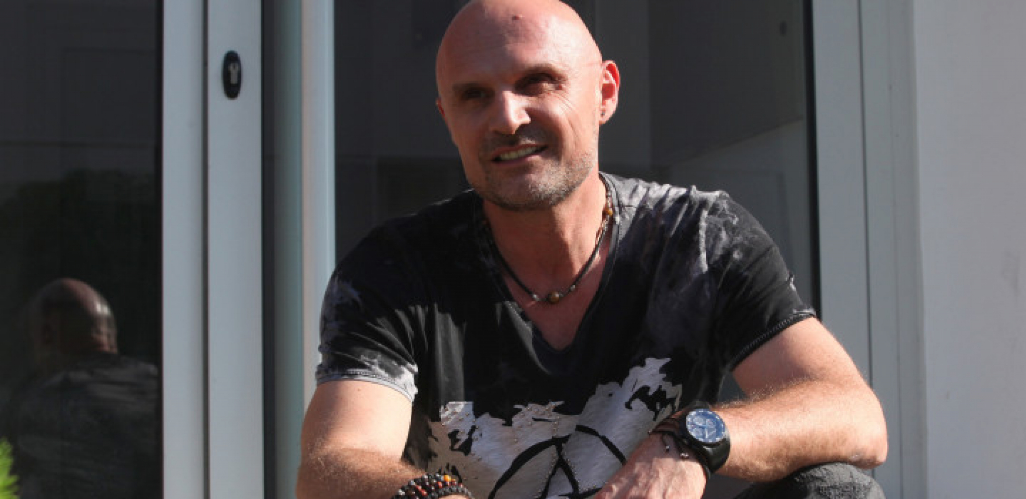 Poznati kompozitor je godinama krije od javnosti, mlađa je od njega 10 godina, supruga Aleksandra Milića Milija grmi kako izgleda! (FOTO)