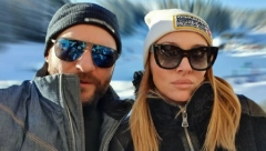 GODINA PROĐE, LUNINA TRUDNOĆA NIKAKO Andrej Atijas objavio porodičnu fotografiju koja je postala hit na Internetu (FOTO)