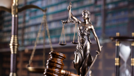 OPTUŽNICA PROTIV PROFESORA SA ARHITEKTONSKOG FAKULTETA Polno i verbalno uznemiravao tri devojke