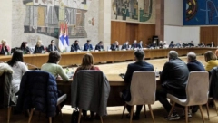 KRIZNI ŠTAB DONEO ODLUKU Ovo su nove mere u Srbiji - Promenjeno radno vreme kafića i restorana, a jedna stvar više neće biti besplatna