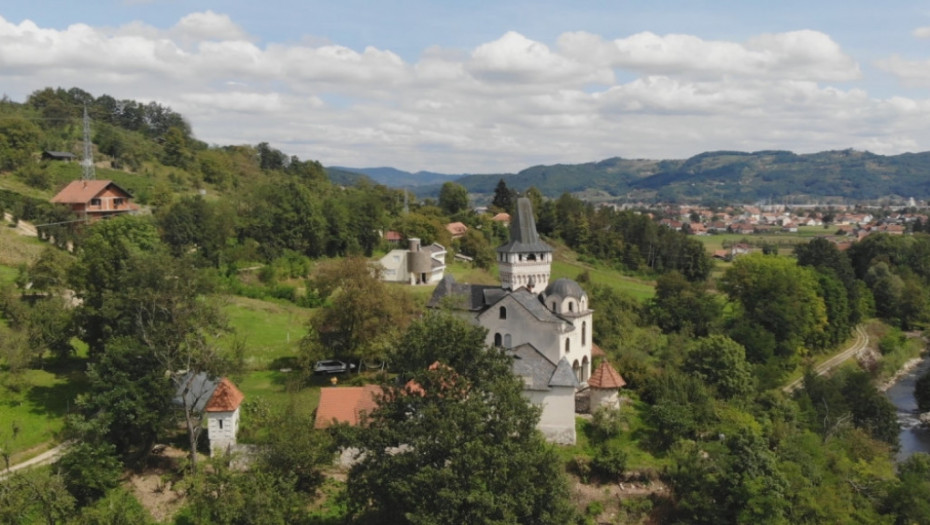 NESVAKIDAŠNJI DVORAC U SRCU SRBIJE Kamen za njegovu izgradnju Ljubivoje je dovlačio ručno, a zbog kupole u vizantiskom stilu mnogi misle da je nešto sasvim drugo (FOTO/VIDEO)