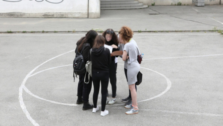 U školama na KiM za deset godina skoro trećina učenika manje