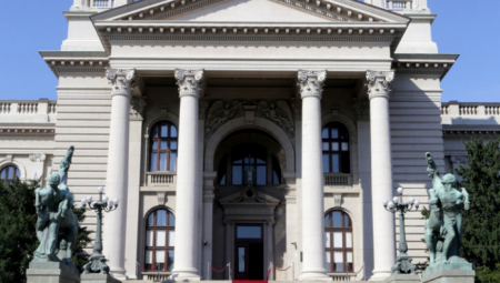 PONOVO ARHITEKTONSKA LEPOTICA: Narodnoj Skupštini vraćen deo ograde iz 1936. godine