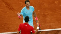 ĐOKOVIĆ I NADAL OČI U OČI Novak sreo Rafu u svlačionici pred veliko finale, razmenili su reči koje najavljuju veliki preokret u svetu tenisa