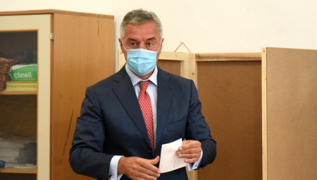 "VUČIĆ HOĆE DA PRISVOJI DEO STANOVNIKA CRNE GORE" Milov portparol poništio Srbe: U Crnoj Gori žive samo naši!