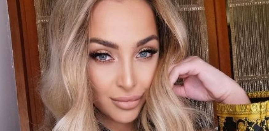 MOŽE LI PROVOKATIVNIJE?! Minijaturni kupaći i tetovaža na intimnom mestu: Maja Berović objavila fotografiju i napravila opštu pometnju (FOTO)