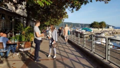 ALO U HERCEG NOVOM Atmosfera uoči izbora blago napeta, građani ne žele da pričaju o politici