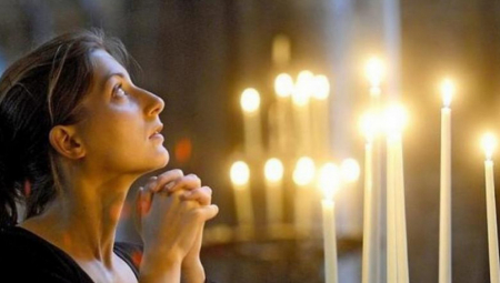 SLAVIMO SVETU MUČENICU AGATIJU Veruje se da štiti žene i nevoljnike i donosi slogu u kuću ako izgovorite ovu molitvu