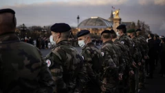 ISLAMIZAM JE OPASAN, HORDA IZ PREDGRAĐA PRETI Francuska pred ratom, 25.000 vojnika i oficira poslalo poslalo preteće pismo vlastima!
