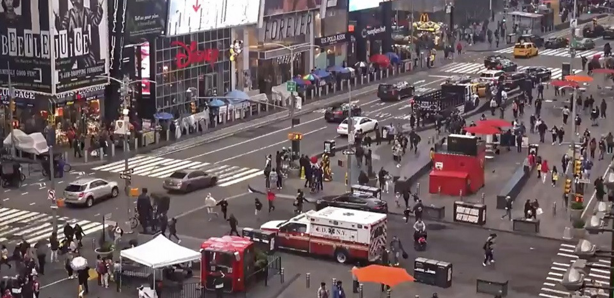 PANIKA U LONDONU Hitno evakuisan Trafalgar skver (VIDEO)
