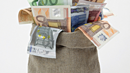 NEKO SE MUČI CEO ŽIVOT, A NEKOM BUKVALNO PADAJU SA NEBA: Vaše ime otkriva da li ćete u životu imati para