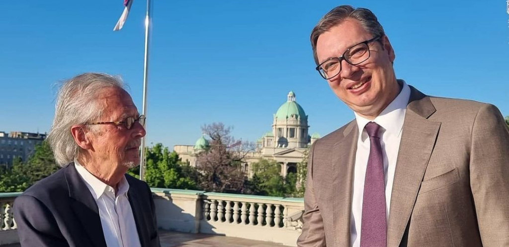 Vučić objavio sliku sa Handkeom: Poruka o prkosnoj Srbiji odzvanja na društvenim mrežama