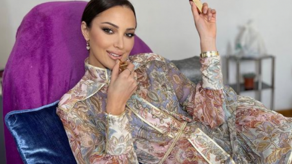 MAMA MIA! Aleksandra golišava pokazala svoju oblu zadnjicu, provokativni komentari i ponude ne prestaju da stižu (FOTO)