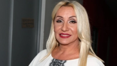 VESNA ZMIJANAC BEZ TRUNKE ŠMINKE Pevačica pokazala bore, fleke i pege, komentari samo pljušte (FOTO)