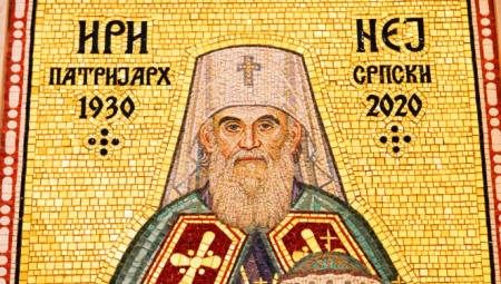 RUSKI UMETNICI NA ČELU SA AKADEMIKOM MUHINOM NAPRAVILI REMEK-DELA: Hram ukrasio i mozaik s likom patrijarha Irineja!