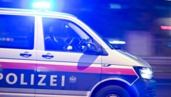 SRBIN LAŽNI POLICAJAC U AUSTRIJI OPLJAČKAO BAKE ZA 300.000 EVRA Uzimao im  nakit "na čuvanje" zbog lopova