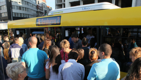 LINIJE GSP MENJAJU TRASU, SAOBRAĆAJ SE OBUSTAVLJA U CENTRU BEOGRADA Spisak svih ulica koje će biti zatvorene u petak i subotu zbog svečanosti