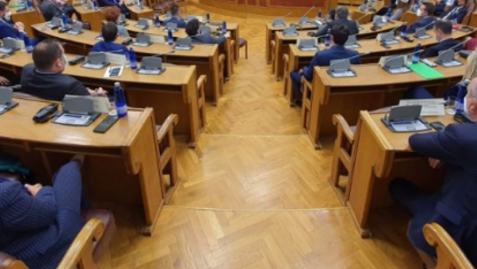 NEMA RASPRAVE O SKRAĆENJU MANDATA SKUPŠTINE CRNE GORE Abazović: Ako rešenja ne bude, onda izbori