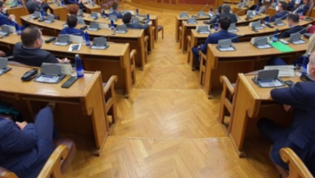 DVA NOVA ZAKONA U PETAK Narodna skupština u Banjaluci sprema odbranu od Incka!