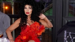 OTKRIVENO KO JE MISTERIOZNI DEČKO LIDIJE VUKIĆEVIĆ Poznati slikar je 20 godina mlađi od glumice, a evo i na kojoj lokaciji se tajno viđaju