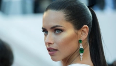 POTPUNO GOLA NA MESEČINI! Bivša supruga Marka Jarića srušila internet! (FOTO)