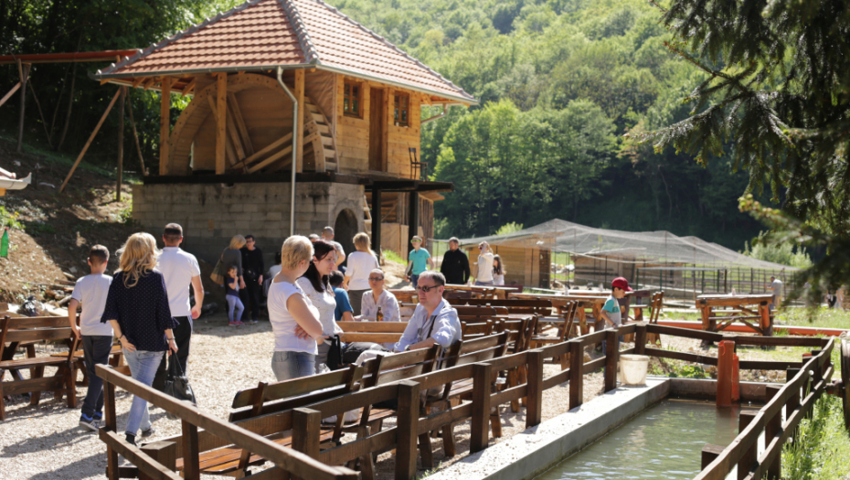 HOLANDSKI DOKTORI PROGNOZIRALI DA ĆE ŽIVETI 3 MESECA: Anatolije otišao u manastir Tumane i desilo se ČUDO (VIDEO)