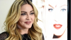 MADONA POKAZALA ZASTRAŠUJUĆE PODLIVE! Pevačica uplašila sve: Ko te je povredio? (FOTO)