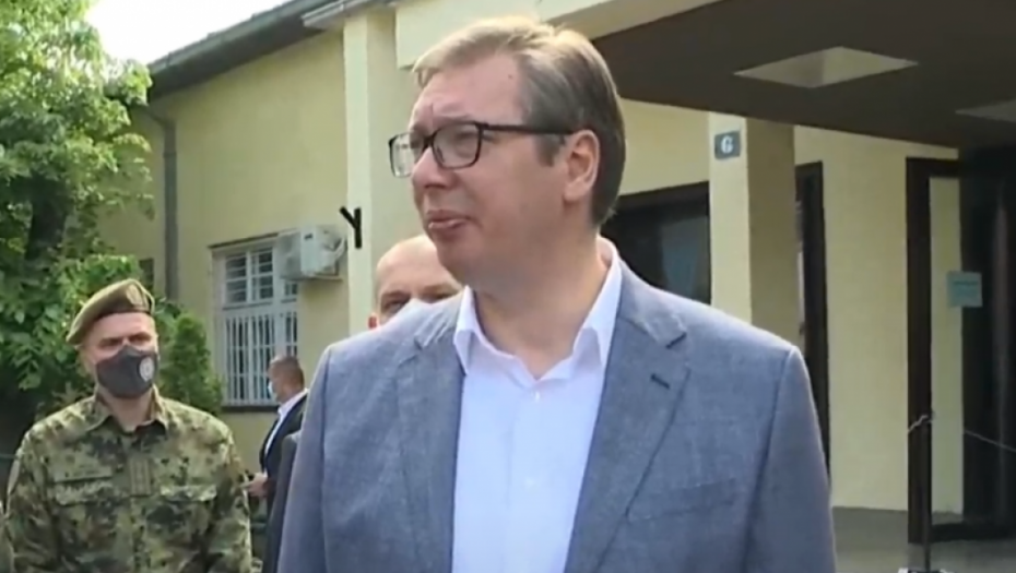 VUČIĆ SAOPŠTIO NACIJI Prosečna plata u Srbiji ide na 600 evra! (VIDEO)