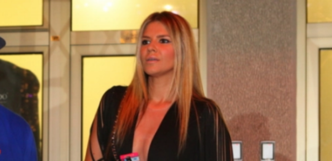 EVO ŠTA SE DEŠAVALO IZA ZATVORENIH VRATA VILE OD DVA MILIONA: Harisova ćerka u zagrljaju fudbalera Crvene zvezde, dok Melina nije prestajala da igra (FOTO)