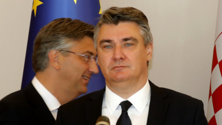 PONOVO SE HVATAJU ZA GUŠE Šmrčem zbog alergija, a ti dečko uradi dva skleka!
