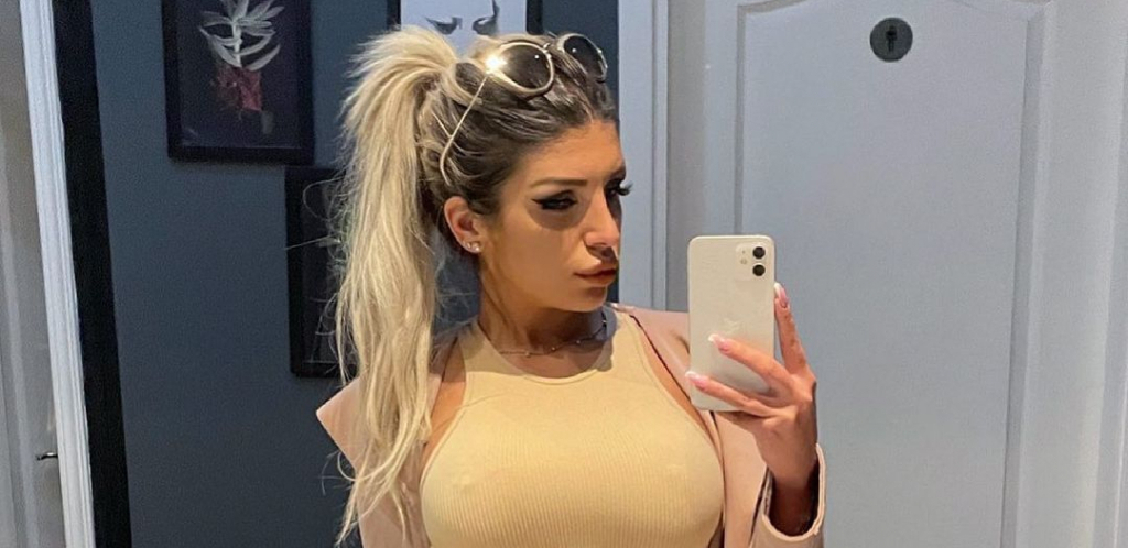 PRAVA DRAMA NA PINKU! Ivana Šopić pokazala zmiju koja se našla u emisiji! (FOTO)