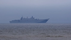 RATNI BROD STIGAO NAORUŽAN "DO ZUBA" U BALTIČKO MORE Nosi i borbene helikoptere