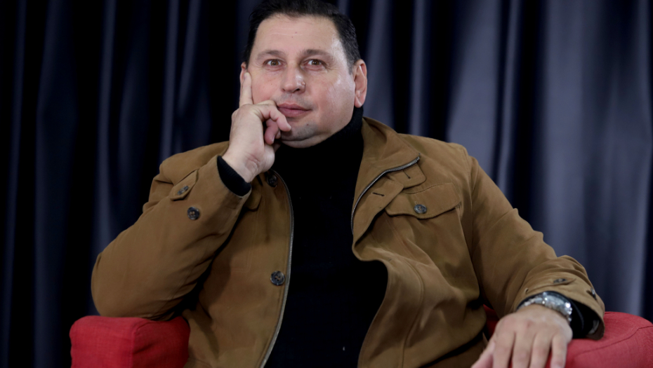 TERA ME DA SE S*KSI OBLAČIM Nakon što je Maja šokirala javnost kakav odnos ima sa ocem, Taki se oglasio