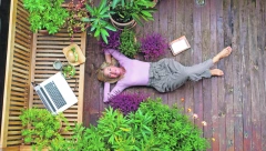 PARKOVI NA KROVU OPŠTINE VOŽDOVAC Terasa na vrhu zgrade imaće plato, mesta za sedenje...