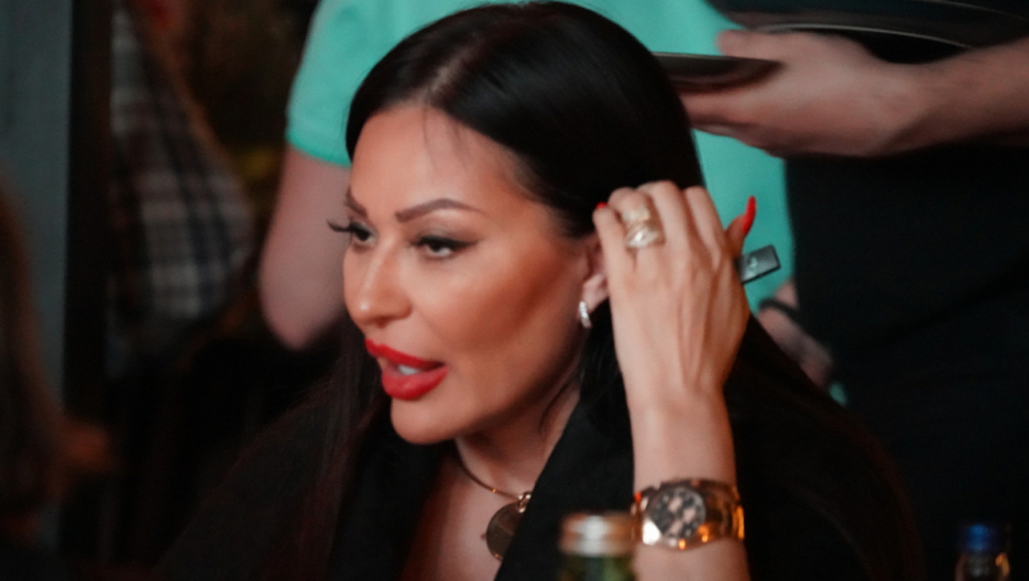 Ceca Ražnatović objavila fotografiju straru 20 godina: Ovako je Ražnatovićeva izgledala na velikoj maturi! (FOTO)