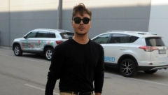 PEVAČ ZAVRŠIO NA VAŠARU Evo šta Milan Stanković radi nakon raskida sa Radom Manojlović (FOTO)