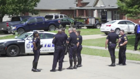 Radnici zatekli tužnu scenu kada su praznili mobilni toalet: Pronašli su mrtvu bebu, policija Hjustona traga za majkom