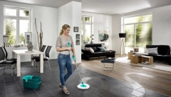 U vodu kojom briše podove ona uvek doda i kašiku soli: Kad vidite zašto i vi ćete uraditi isto!